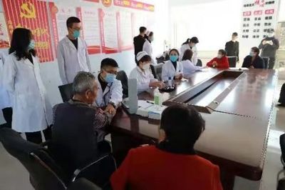 吉林省神經(jīng)精神病醫(yī)院醫(yī)療隊(duì)走進(jìn)輝南向陽(yáng)村開(kāi)展義診活動(dòng)，提供全方位健康咨詢